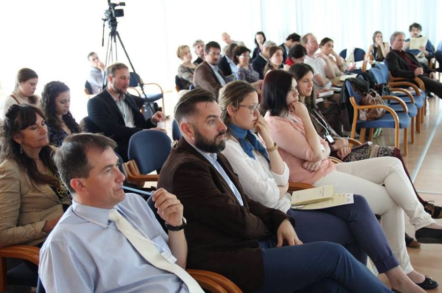 Néptánc a médiában. Szentendre, 2016.