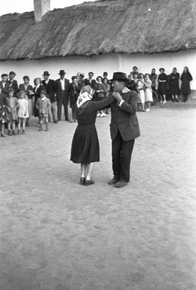 Csárdás. Paszab, 1956.