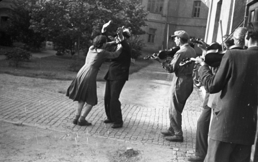 Csárdás. Nyíregyháza-Rozsrétbokor (Nagydobrony), 1956.