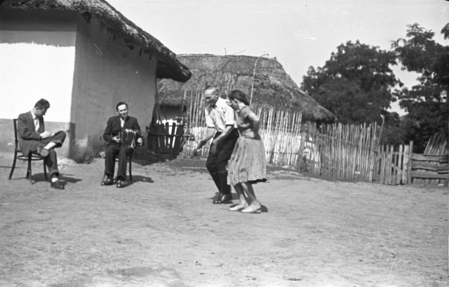 Csárdás. Nyíregyháza-Bundásbokor, 1956.