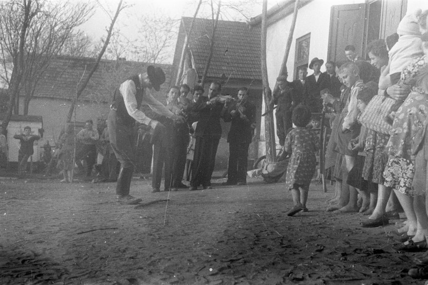 Juhásztánc. Kék, 1957.