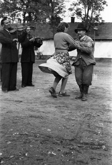 Csárdás. Nyírmada, 1956.