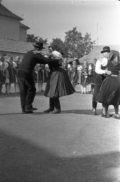 Csárdás. Rimóc, 1956.